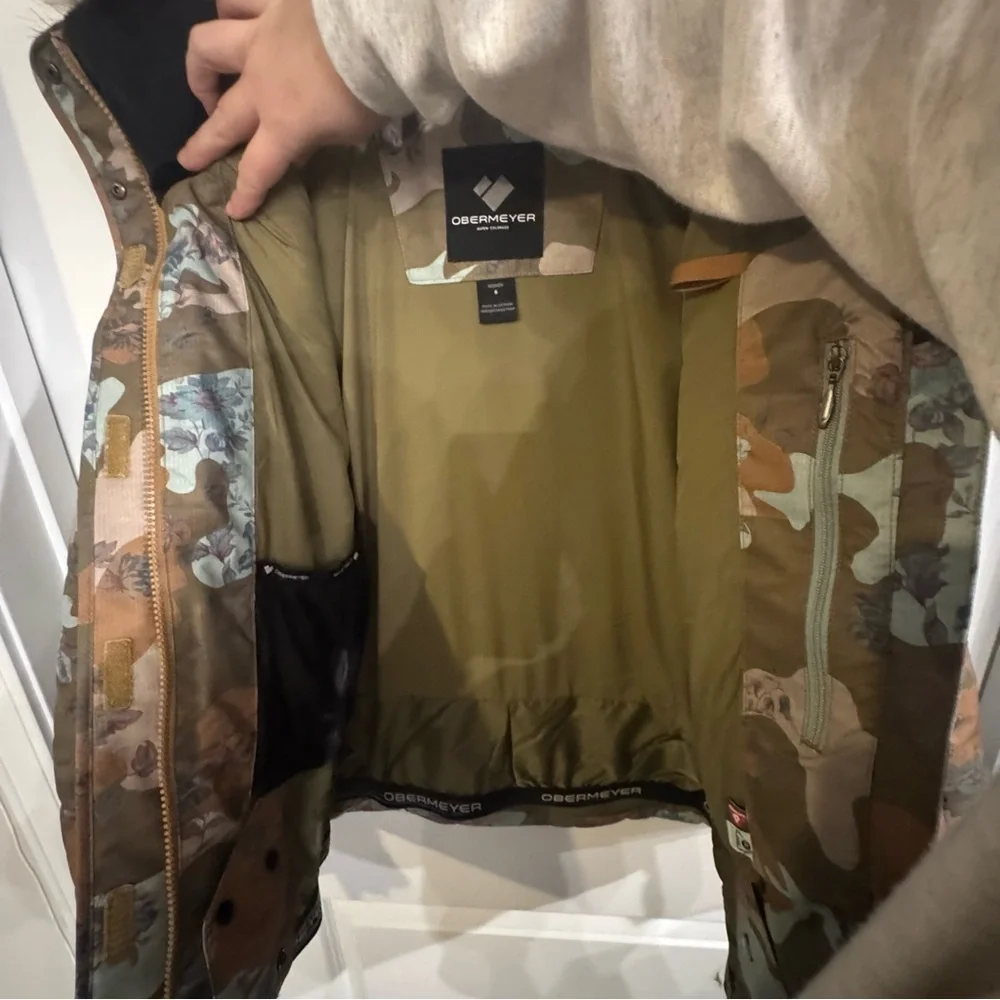 Obermeyer Tuscany II Jacket Ski Snow Jacket in Vintage Camo
